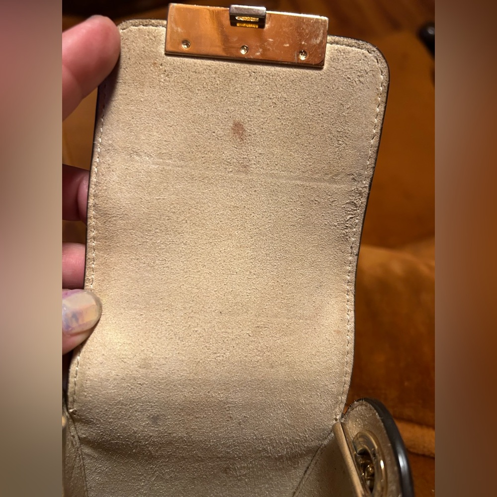 Michael Kors Camera Scout Collection Iphone
Leather Crossbody Bag - Picture 6 of 12